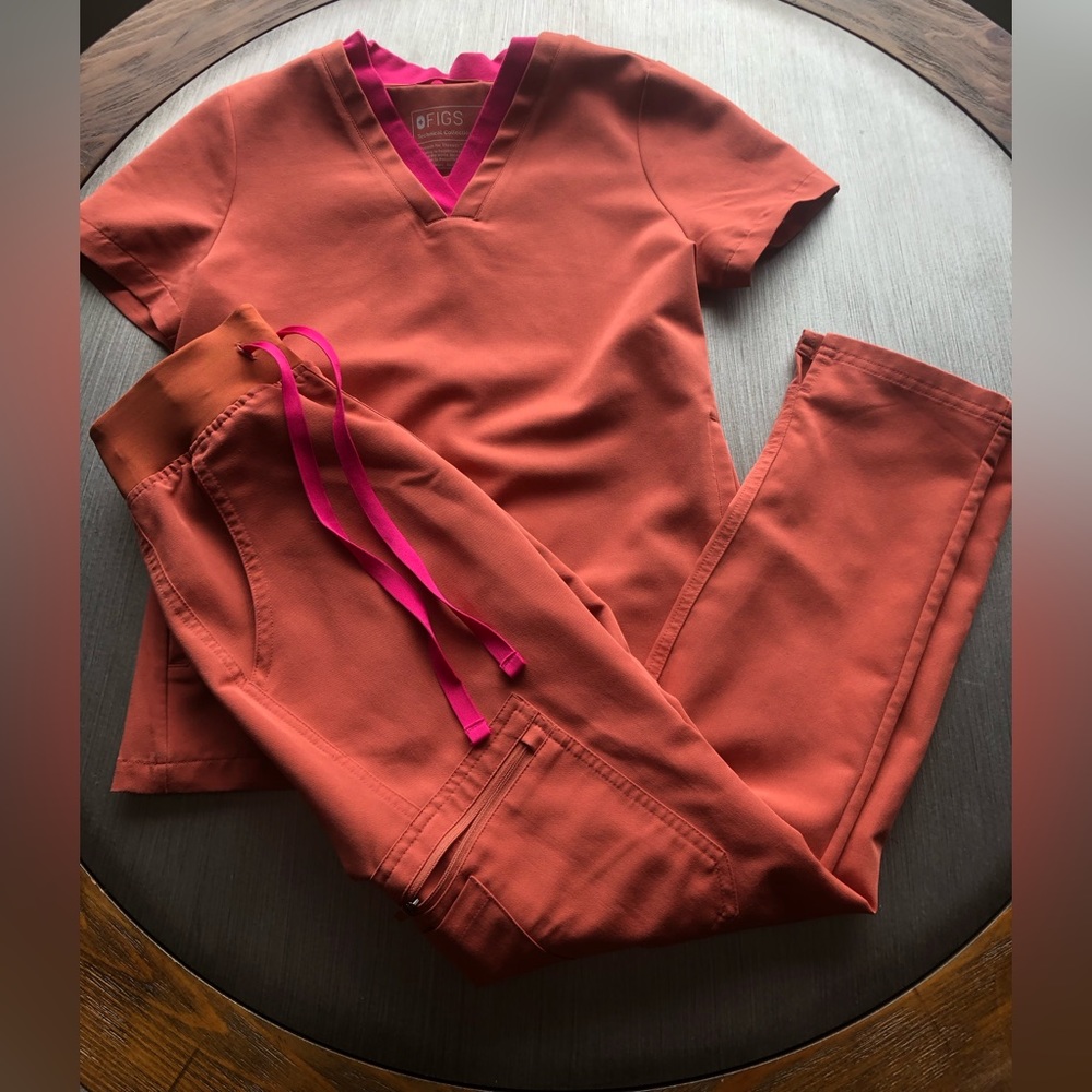 Figs scrubs